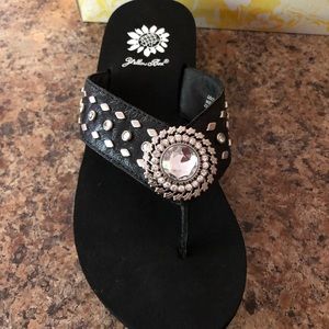 Yellowbox women’s shoes size 6